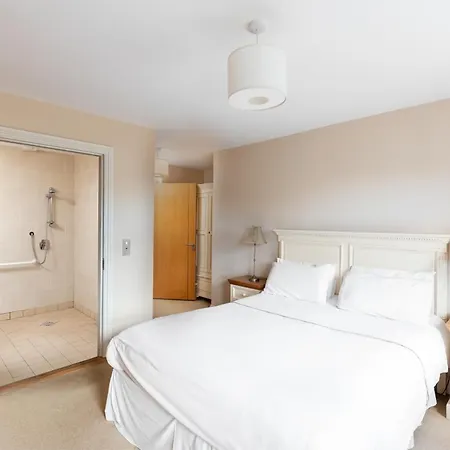 12 Dingle Manor, Stunning 3-bed House