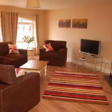 Holiday home 12 Dingle Manor, Stunning 3-bed House Emlagh East